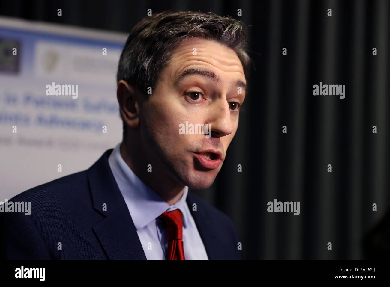 Ministre de la santé Simon Harris lors du lancement d'un nouveau service de défense des droits des patients au château de Dublin. Banque D'Images