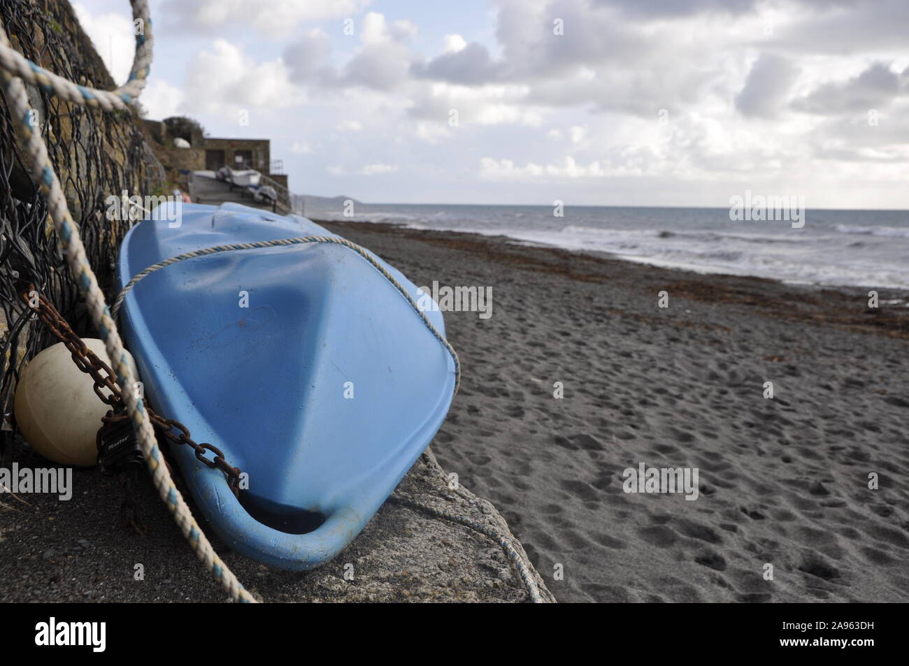 Kayak sur la plage Banque D'Images