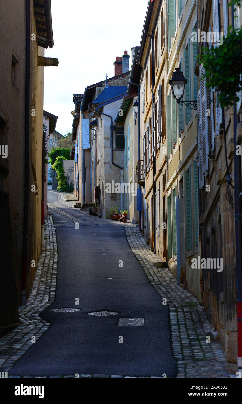 Couleurs automnales en français ville médiévale Cluny Banque D'Images