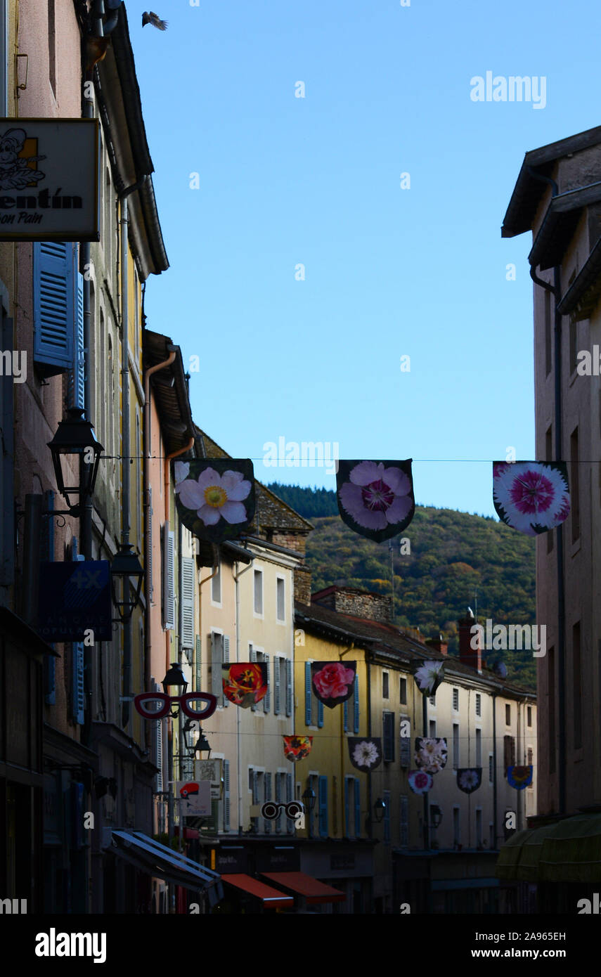 Couleurs automnales en français ville médiévale Cluny Banque D'Images