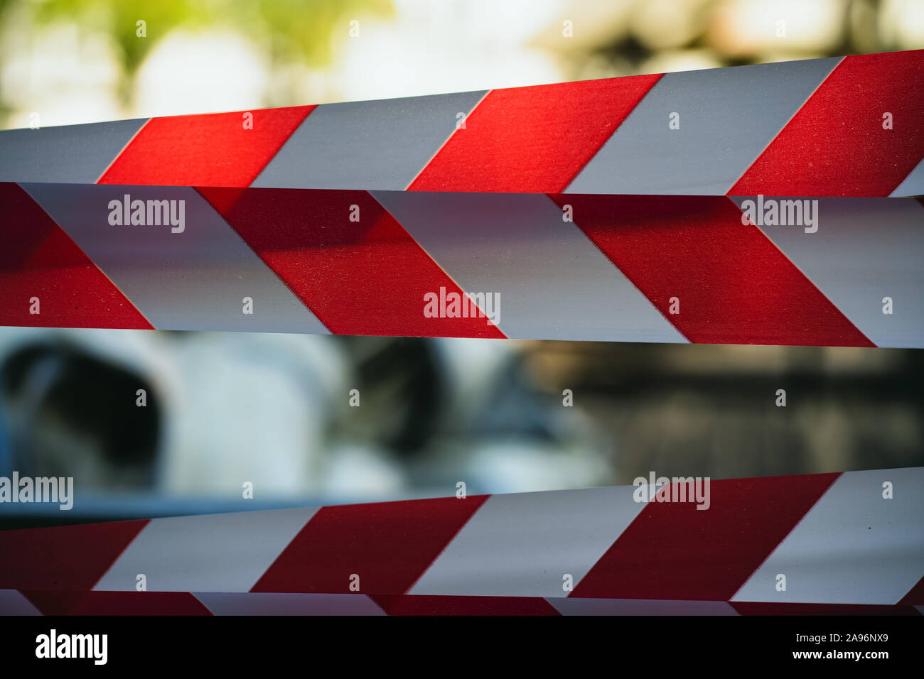 Ruban de danger rouge et blanc Banque de photographies et d’images à ...