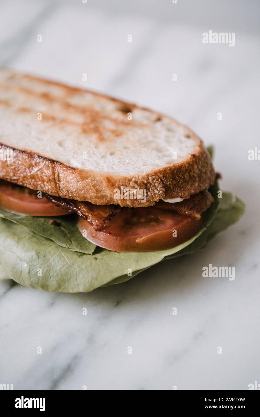 Sandwich Tomate salade au lard Banque D'Images