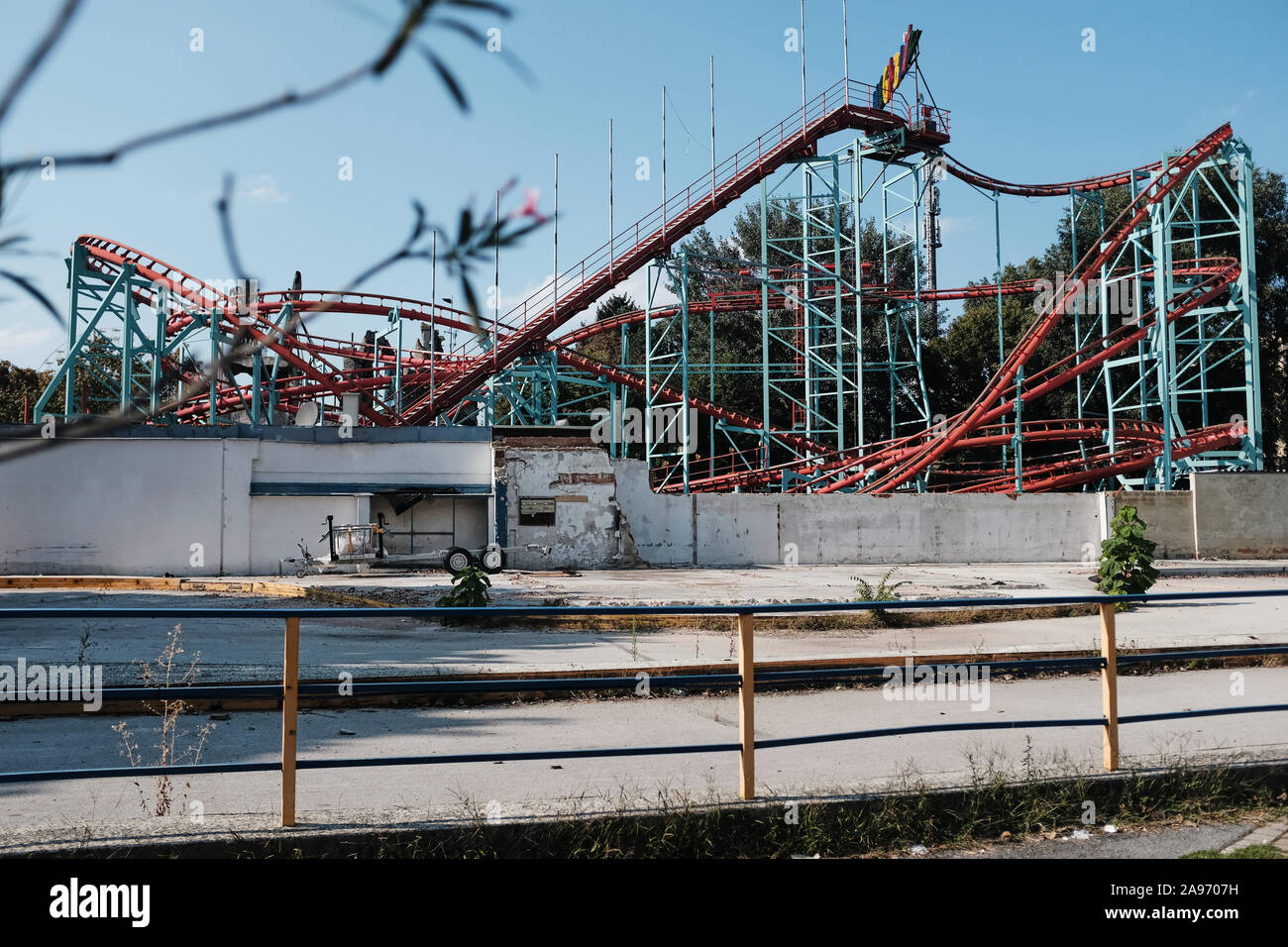 Parc d'attractions attractions abandonné attraction rollercoaster à Vienne,  Autriche Photo Stock - Alamy