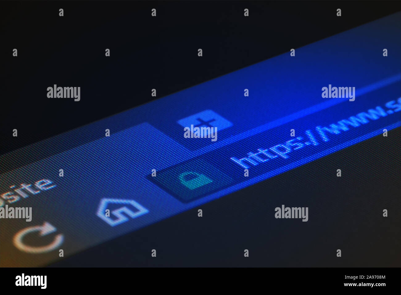 Navigateur Web libre sur l'écran LCD avec une faible accent sur https mot. Internet Security, certificat SSL, la cybersécurité, moteur de recherche et les navigateurs web Banque D'Images