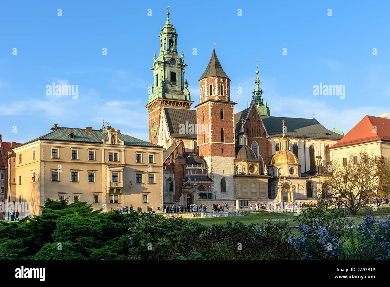 Cathédrale de Wawel Royal Castle dans le complexe de Cracovie, en Pologne, à l'heure d'or Banque D'Images