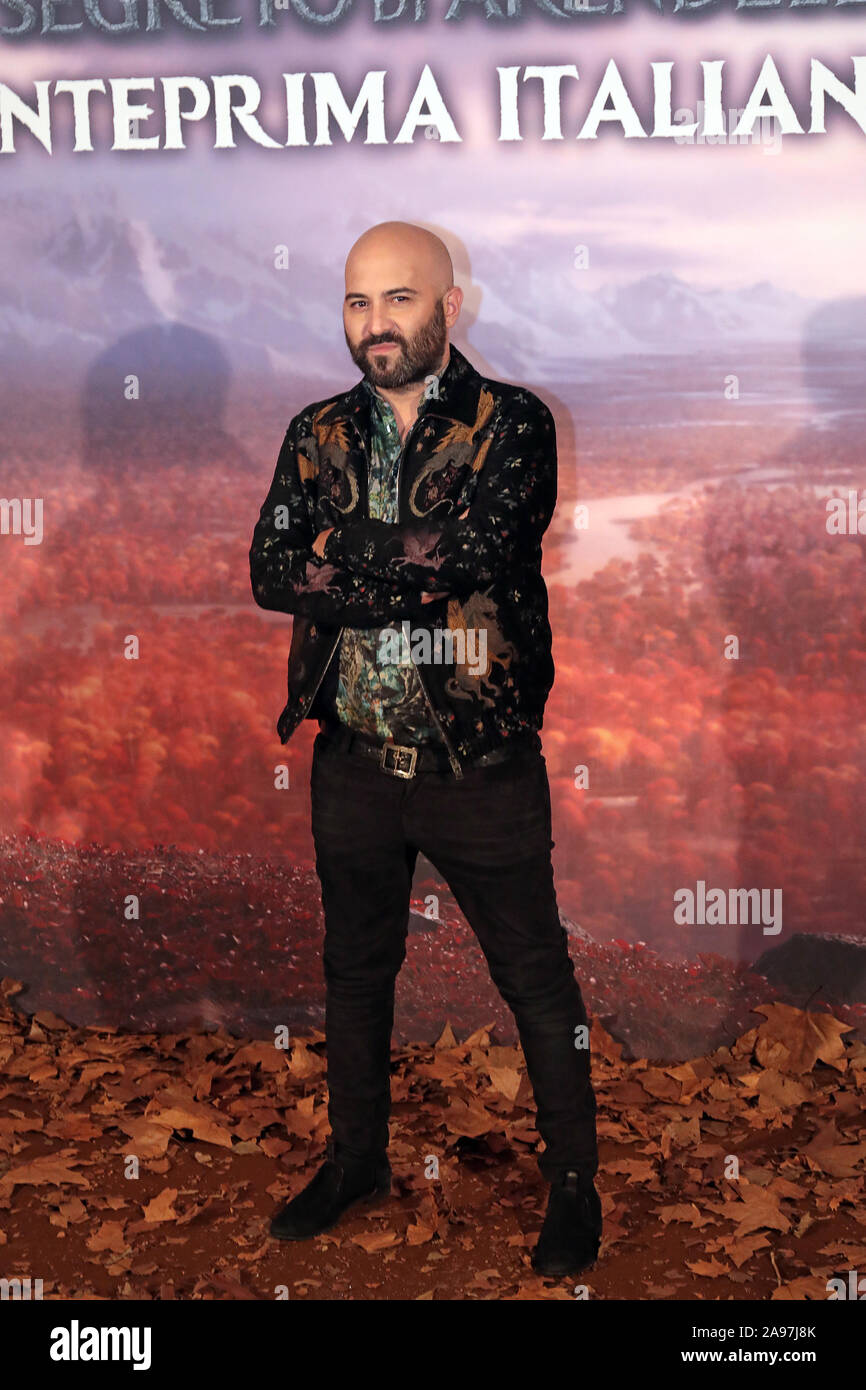 Rome, Italie - 12 novembre 2019 : Giuliano Sangiorgi prend part dans le tapis rouge de l'aperçu le film 'Frozen 2 - Le secret d'Arendelle', à l'espace Cinema Moderno. Banque D'Images