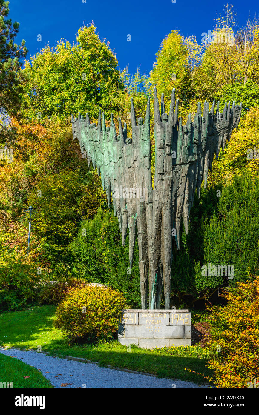 L'Europe Park et Monument de la révolution et victimes dans Kamnik, la Slovénie, l'Europe. Banque D'Images