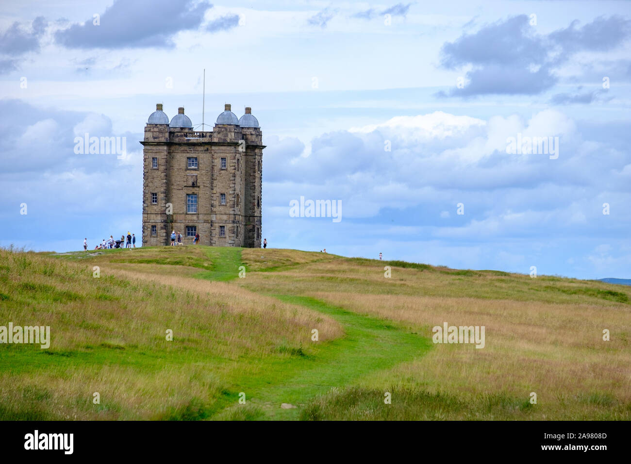 London, Royaume-Uni - Juillet 21, 2019 : Le tour de la cage du National Trust entouré par les visiteurs de Lyme dans le Peak District, Cheshire, Royaume-Uni Banque D'Images