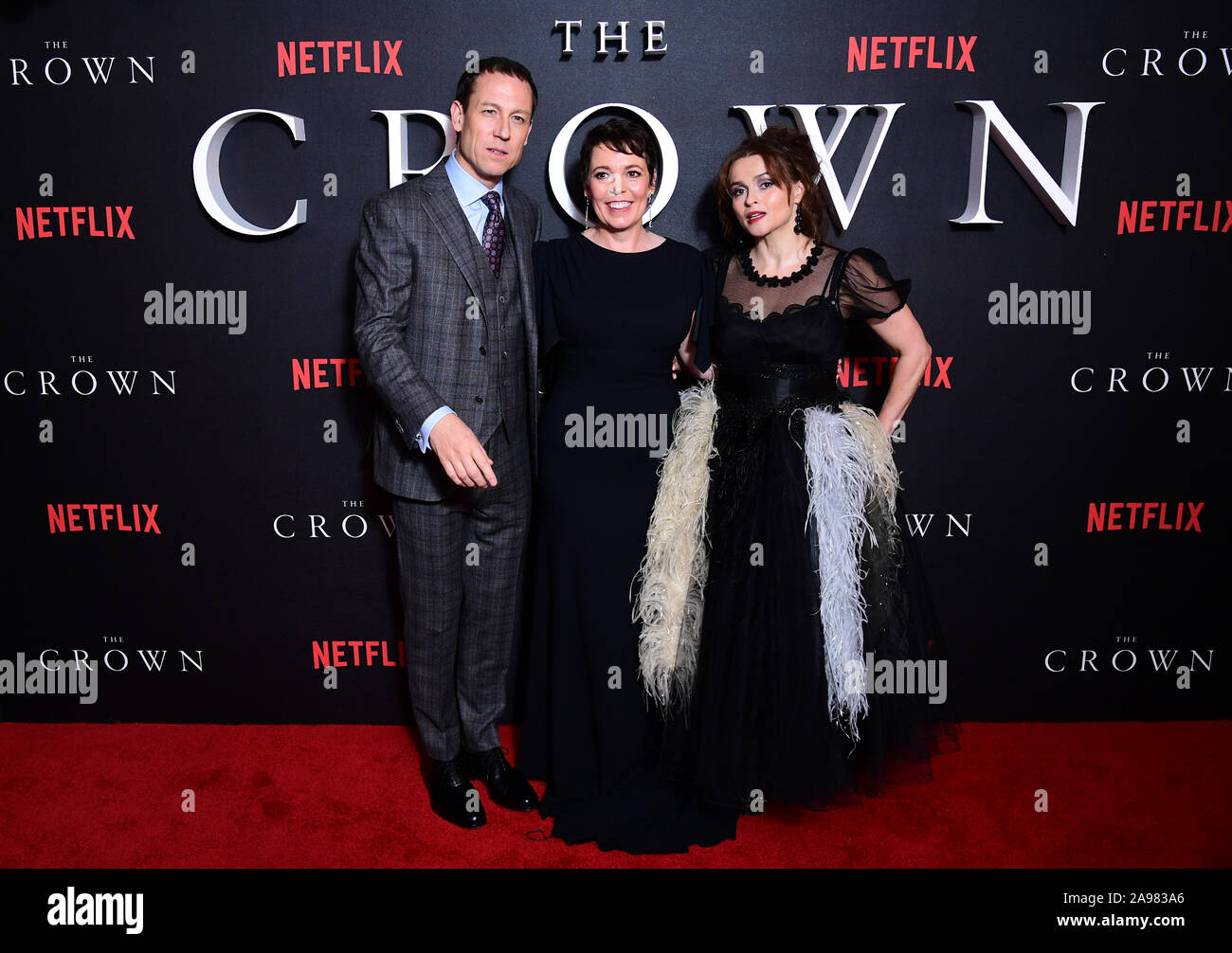 Tobias Menzies, Olivia Colman et Helena Bonham Carter qui arrivent pour la saison de la Couronne Trois Premiere tenue au Curzon Mayfair, Londres. Banque D'Images