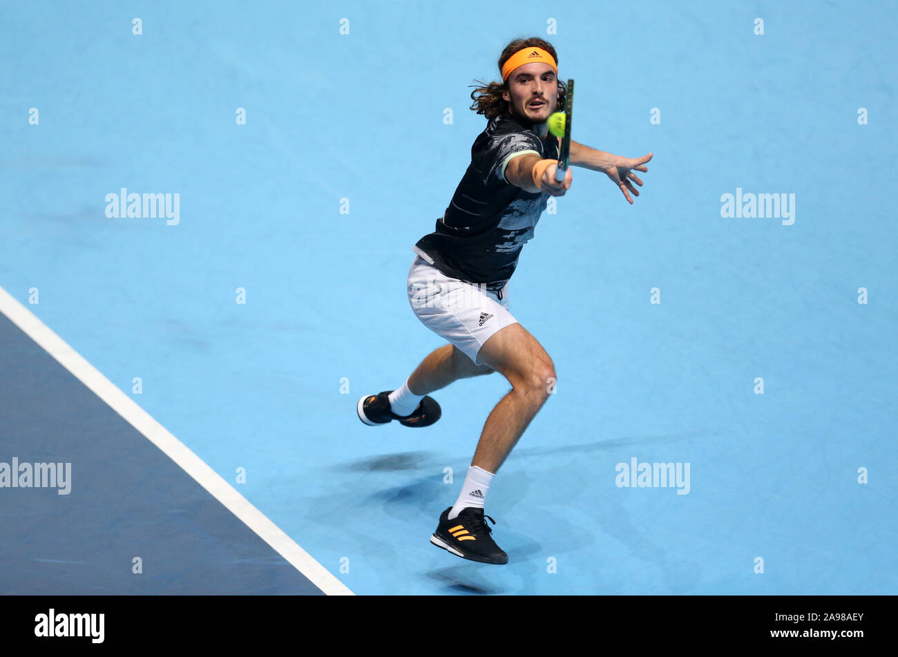 Stefanos Tsitsipas en action sur le quatrième jour de l'ATP Nitto finale au O2 Arena, Londres. Banque D'Images