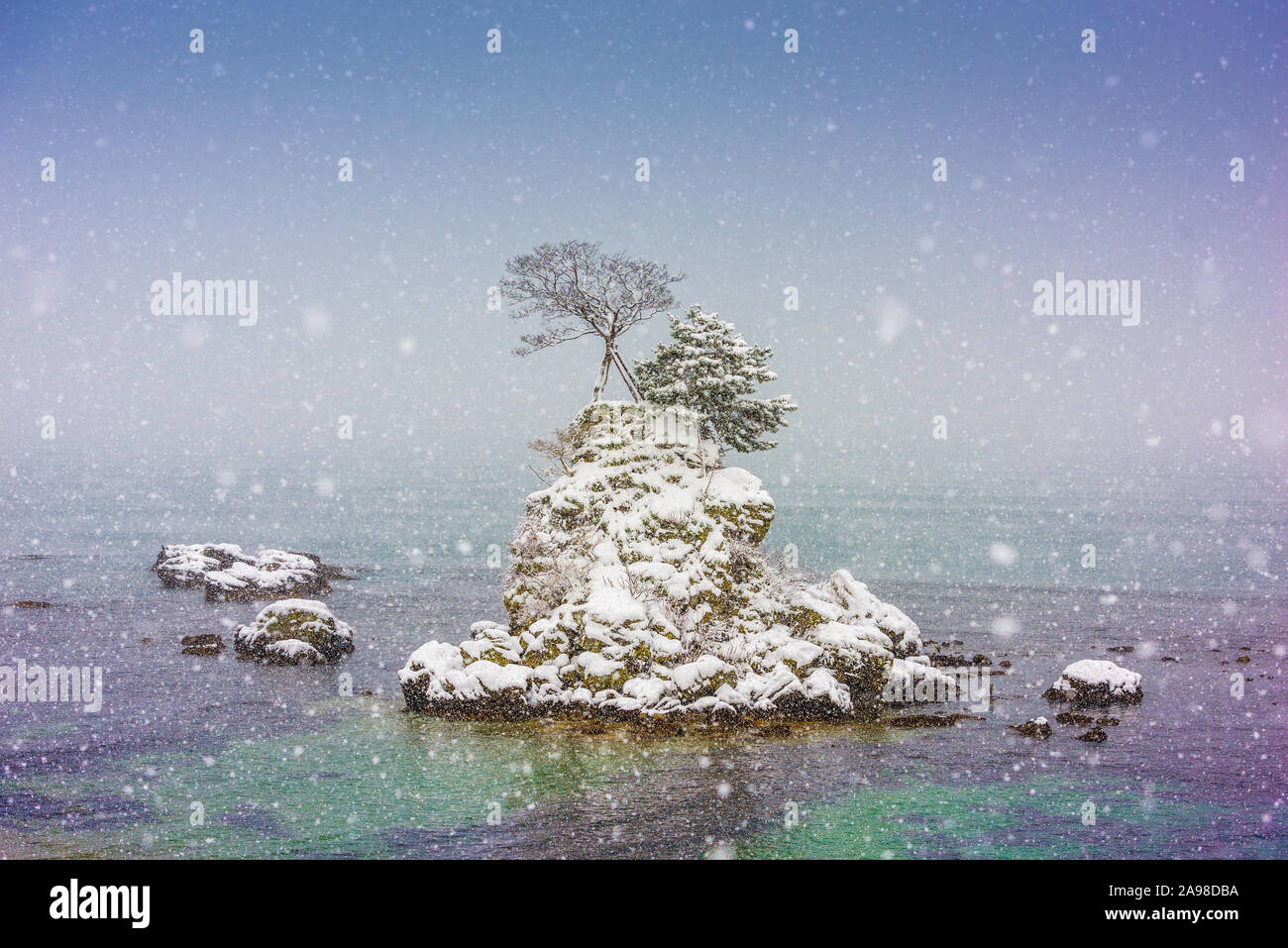 La Côte d'Amabarashi à Toyama, Japon au cours de la neige. Banque D'Images