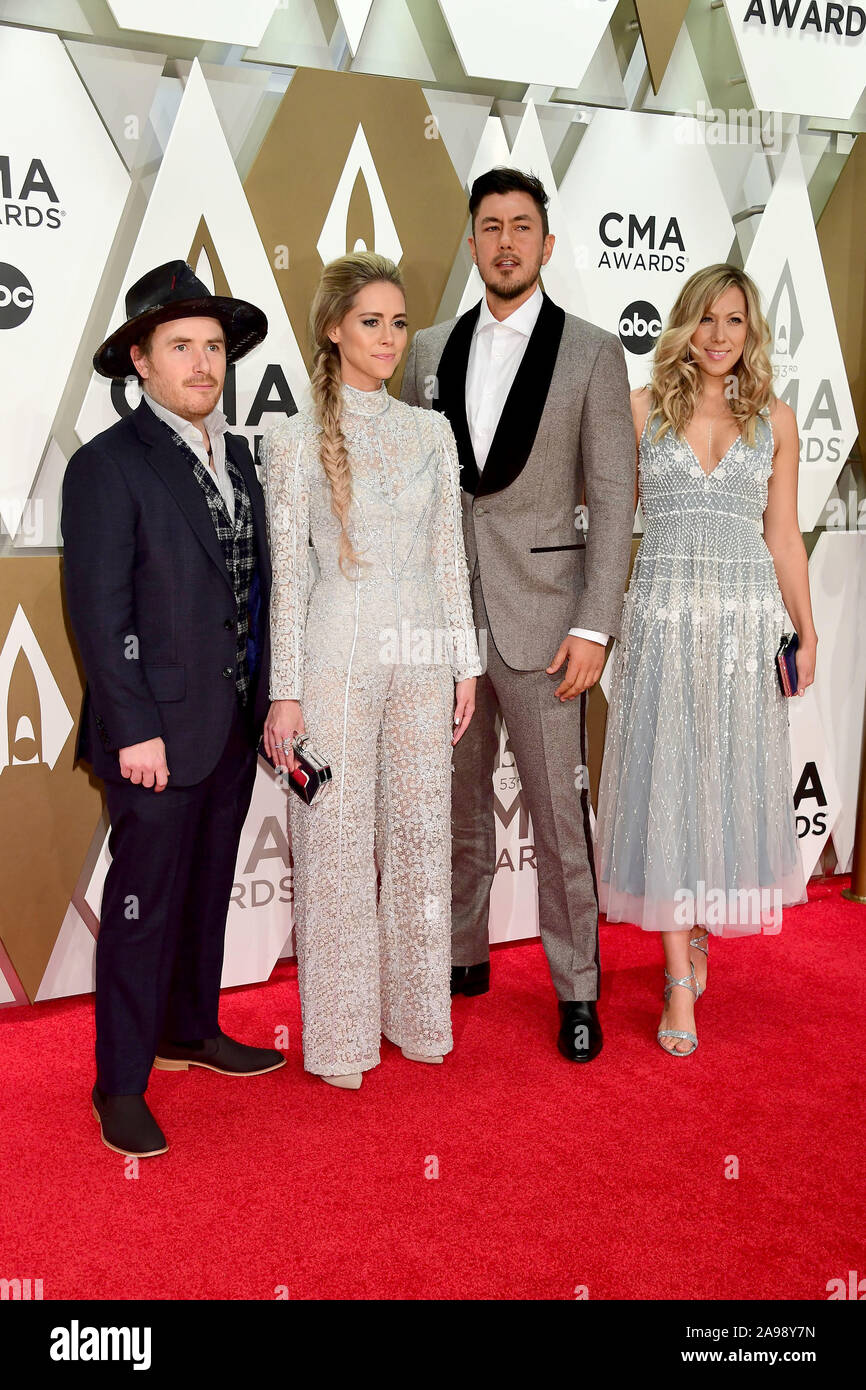 Nashville, Tennessee, USA. 13 Nov, 2019. Jason Reeves, Danelle Leverett, Justin Young, Colbie Caillat, disparu à l'Ouest. 53e édition de CMA Awards, la plus grande soirée de musique country, la musique s'est tenue au centre-ville. Crédit photo : Laura Farr/AdMedia/MediaPunch MediaPunch Crédit : Inc/Alamy Live News Banque D'Images