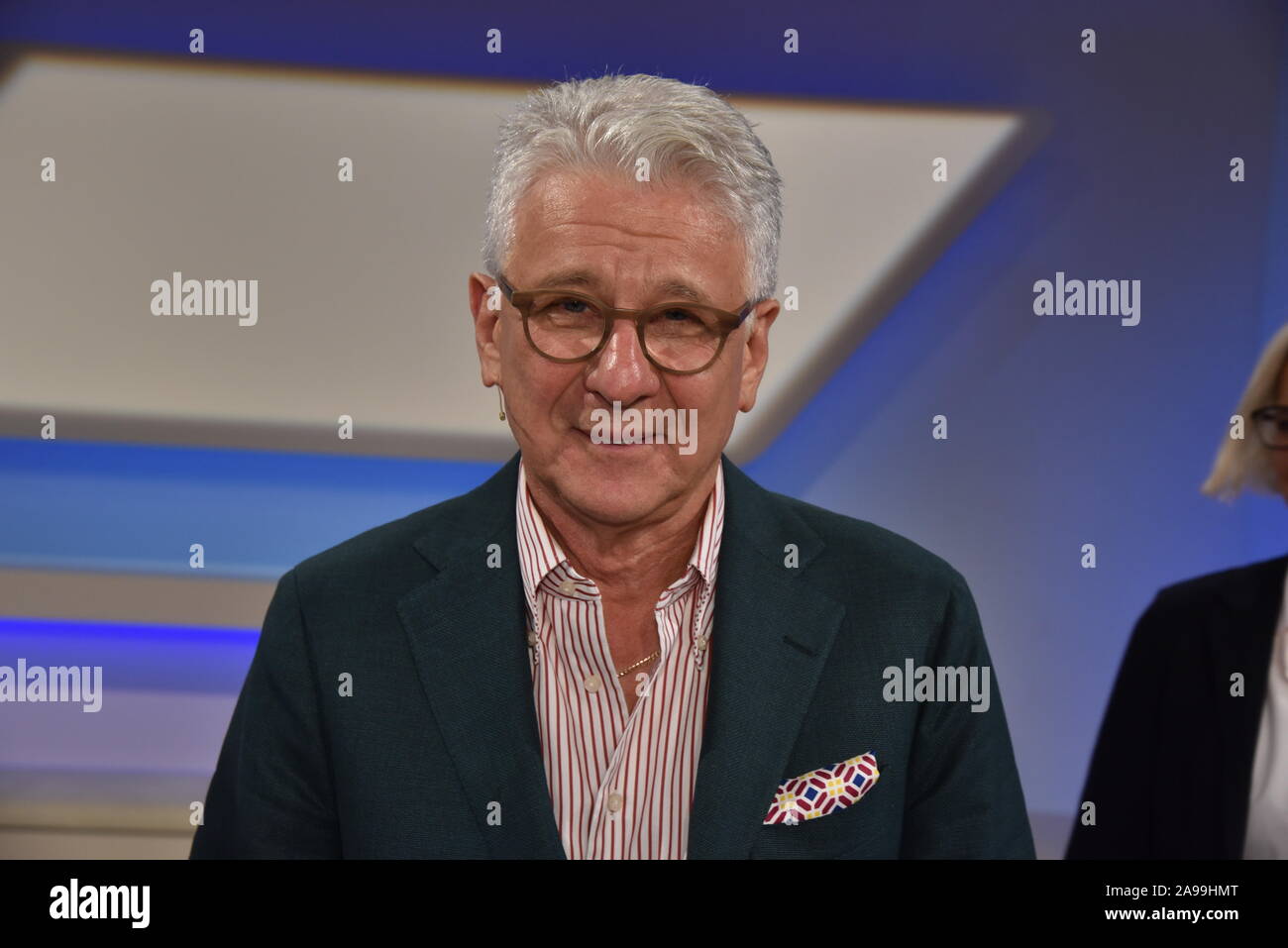 Cologne, Allemagne. 13 Nov, 2019. Le commentateur sportif Marcel Reif invité sur l'ARD talk show ' Maischberger . La semaine : Horst Galuschka de crédit '/dpa/Horst Galuschka dpa/Alamy Live News Banque D'Images