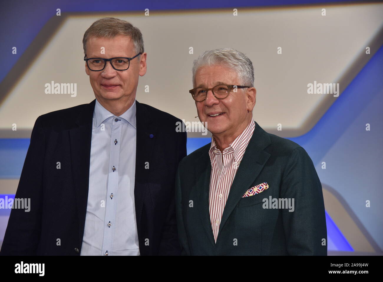 Cologne, Allemagne. 13 Nov, 2019. Les présentateurs Günther Jauch, l-r, et Marcel Reif sont les invités de l'ARD talk show ' Maischberger . La semaine : Horst Galuschka de crédit '/dpa/Horst Galuschka dpa/Alamy Live News Banque D'Images