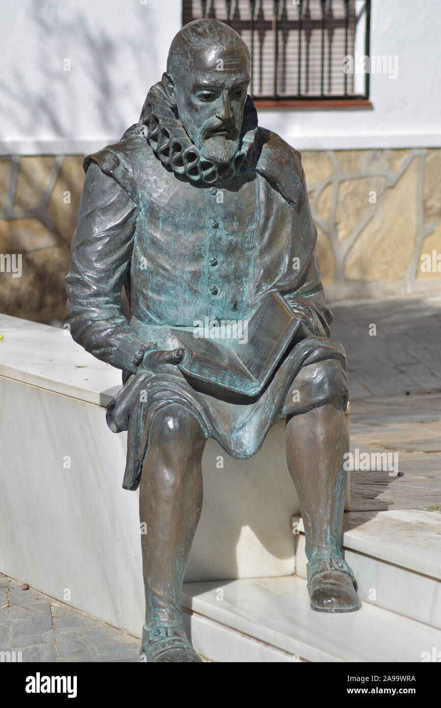 Statue de l'auteur de Don Quichotte, Miguel de Cervantes, dans une rue d'andalousie Banque D'Images