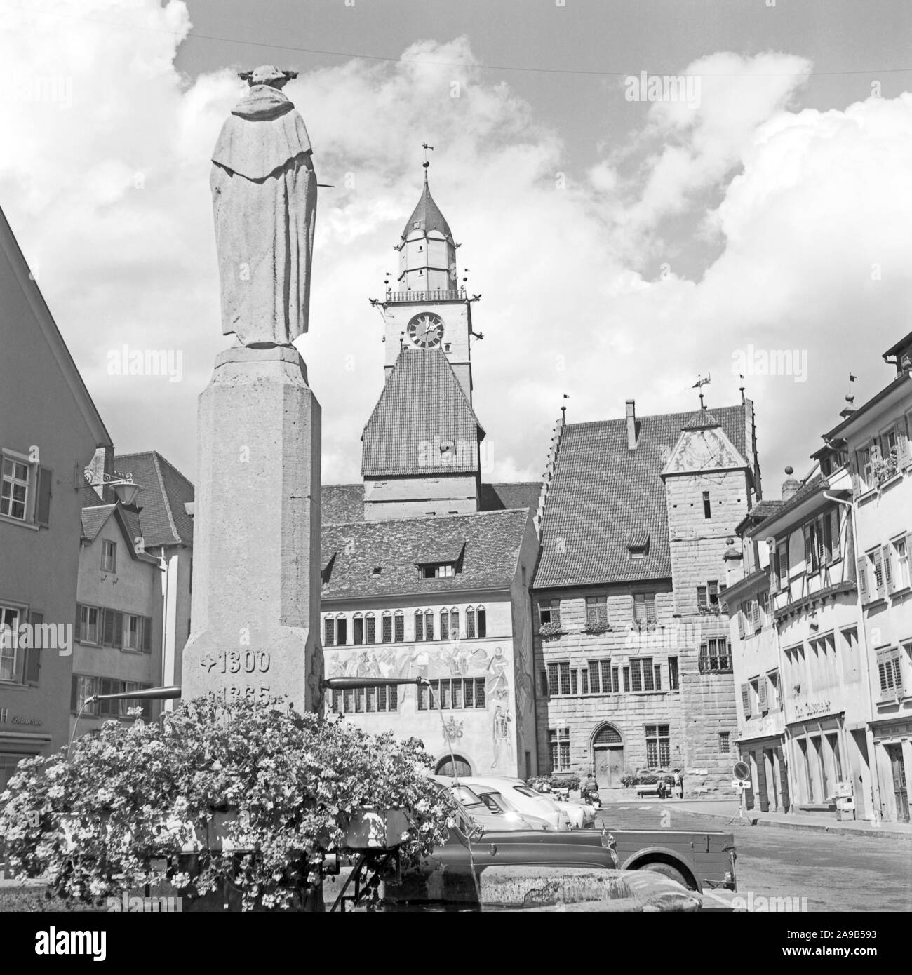 Vue de l'église Saint-Nicolas à Überlingen, Allemagne 1958 Banque D'Images