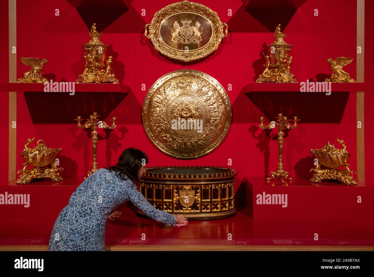 Le Queen's Gallery, Buckingham Palace, London, UK. 14 novembre 2019. George IV : Art et Spectacle, présentant son aperçu de l'exposition Une collection d'art, dont une grande partie reste dans la Collection Royale. L'exposition est présentée du 15 novembre 2019 - 3 mai 2020. Image : Le Grand Service, un service de restauration spectaculaire créé par George IV plus de 25 ans, et toujours en usage. Credit : Malcolm Park/Alamy Live News. Banque D'Images