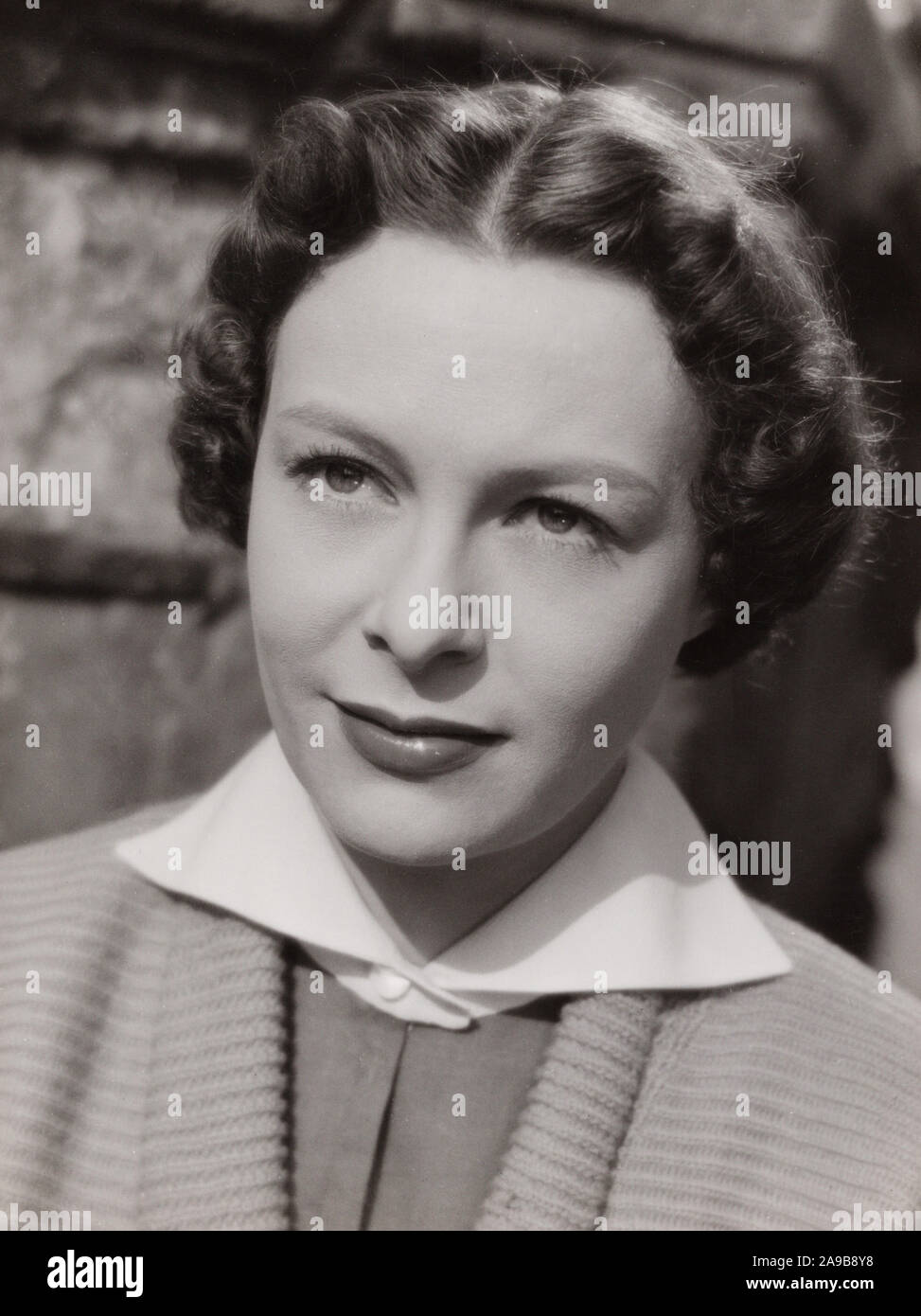 Ilse Werner, deutsche Schauspielerin und Deutschland, Kunstpfeiferin 1950er Jahre. L'actrice allemande et piper Ilse Werner, de l'Allemagne des années 1950. Banque D'Images