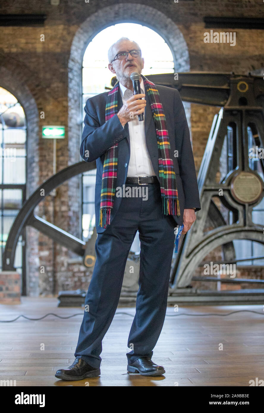 Leader du travail Jeremy Corbyn lors d'une visite au Musée national des mines à l'ancienne Lady Victoria Colliery, Newtongrange, sur la campagne électorale générale trail. Banque D'Images