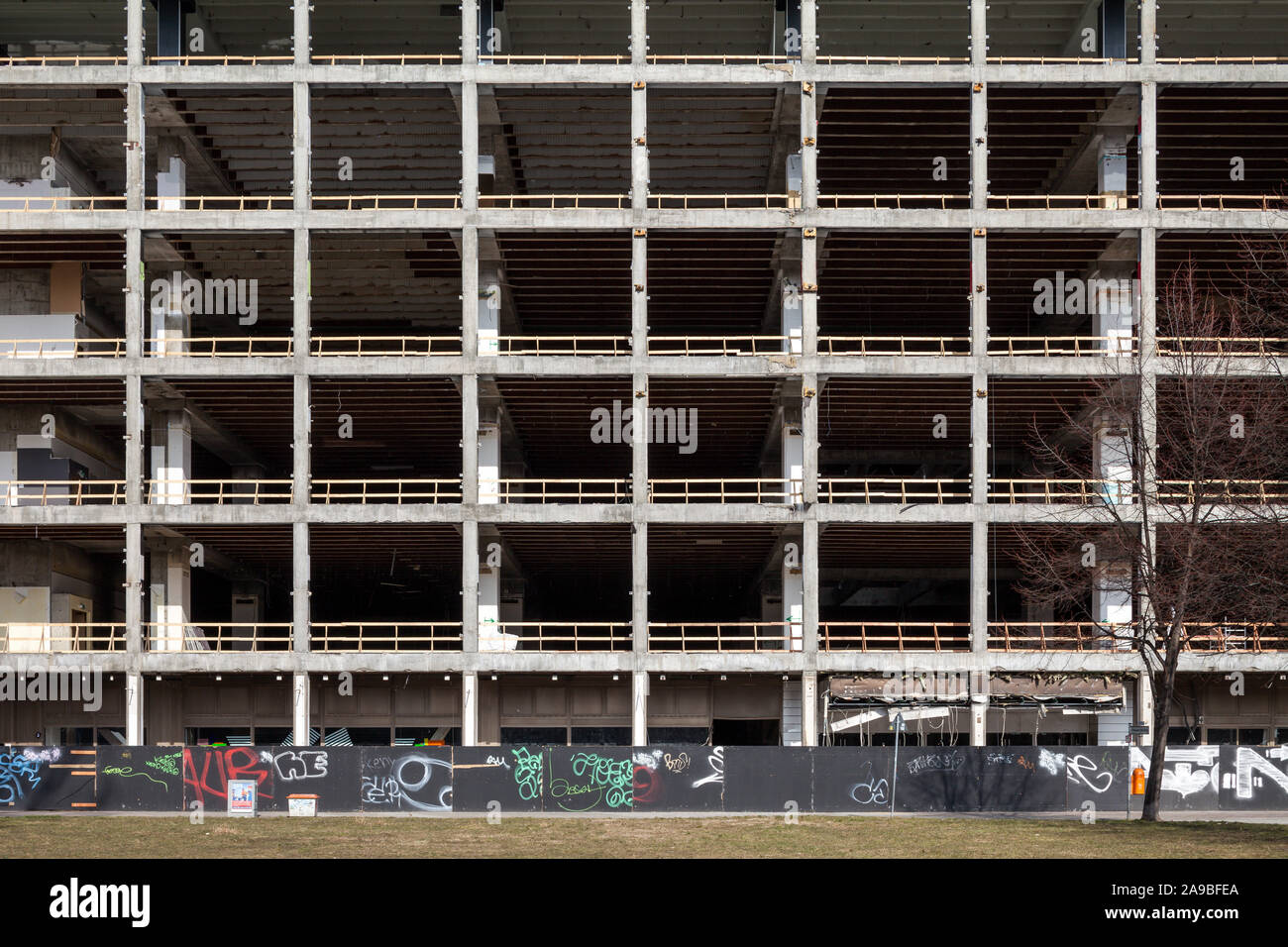 11.03.2018, Berlin, Berlin, Allemagne - squelette en béton de l'ancien grand magasin vidé à l'Ostbahnhof dans la Lange Strasse dans Berlin-Friedri Banque D'Images