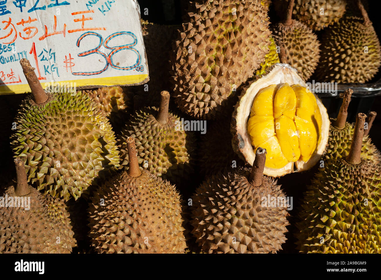 06.02.2019, Singapour, Singapour - produits frais à un étal de durians Chinatown. 0SL190206D011CAROEX.JPG [communiqué de modèle : NON APPLICABLE, DES BIENS : Banque D'Images