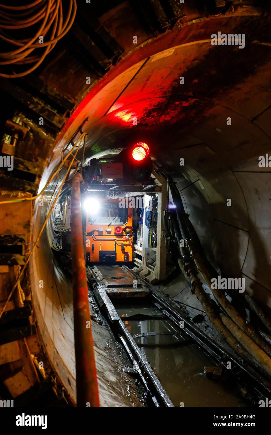 20.11.2014, Bottrop, Rhénanie du Nord-Westphalie, Allemagne - conversion Emscher, nouvelle construction de l'Emscher, tunnel d'égout AKE tuebbing la conduite au niveau de l'arbre Banque D'Images