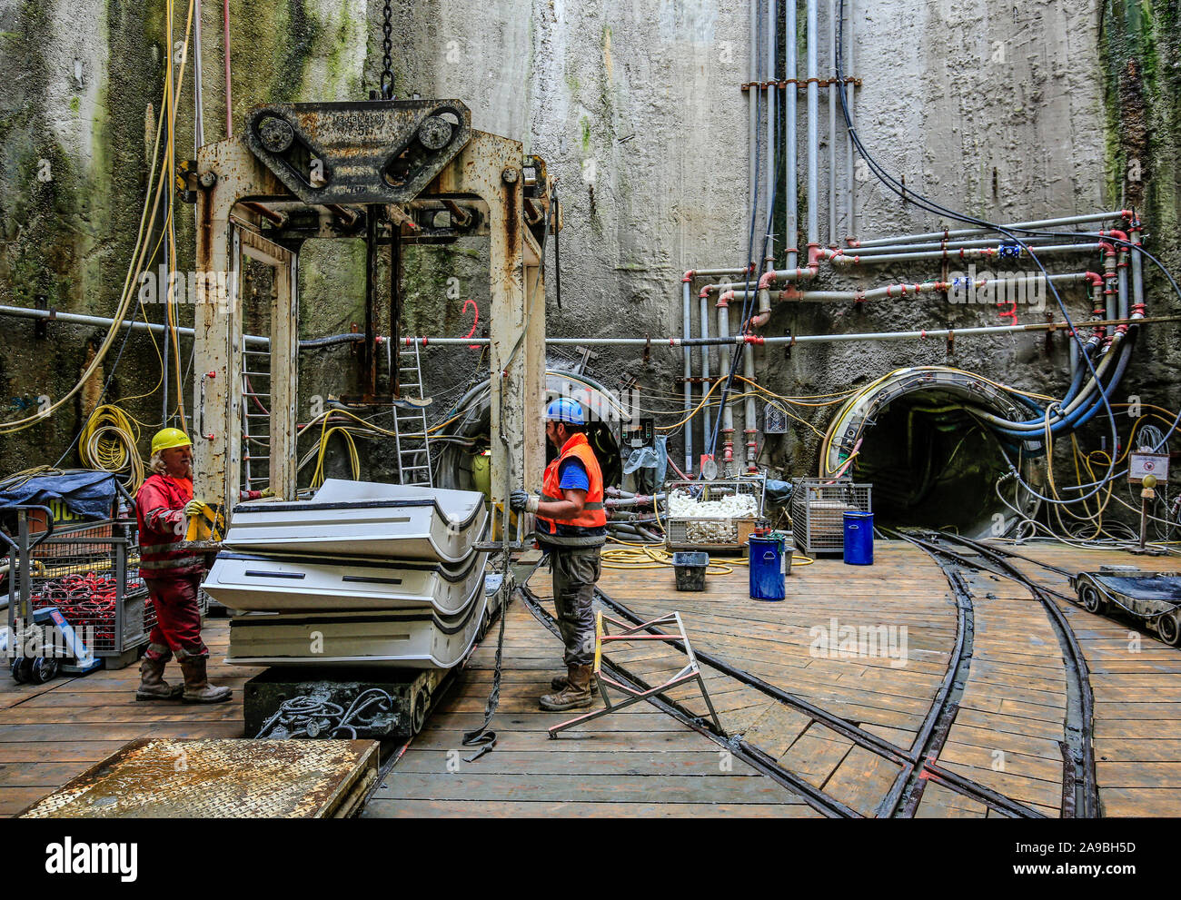 16.06.2016, Oberhausen, Rhénanie du Nord-Westphalie, Allemagne - conversion Emscher, nouvelle construction de l'Emscher, tuebbing AKE d'égout au niveau de l'arbre de transmission tunnel 2 Banque D'Images