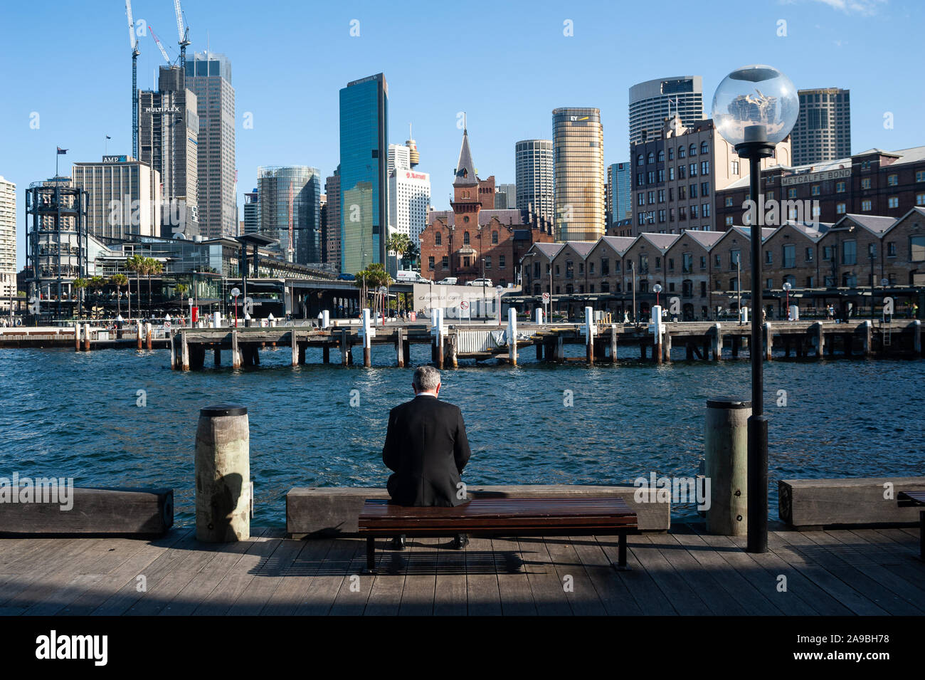 22.09.2019, Sydney, Nouvelle-Galles du Sud, Australie - Vue panoramique sur le Campbells Cove à l'horizon de le quartier des affaires et le quartier le R Banque D'Images