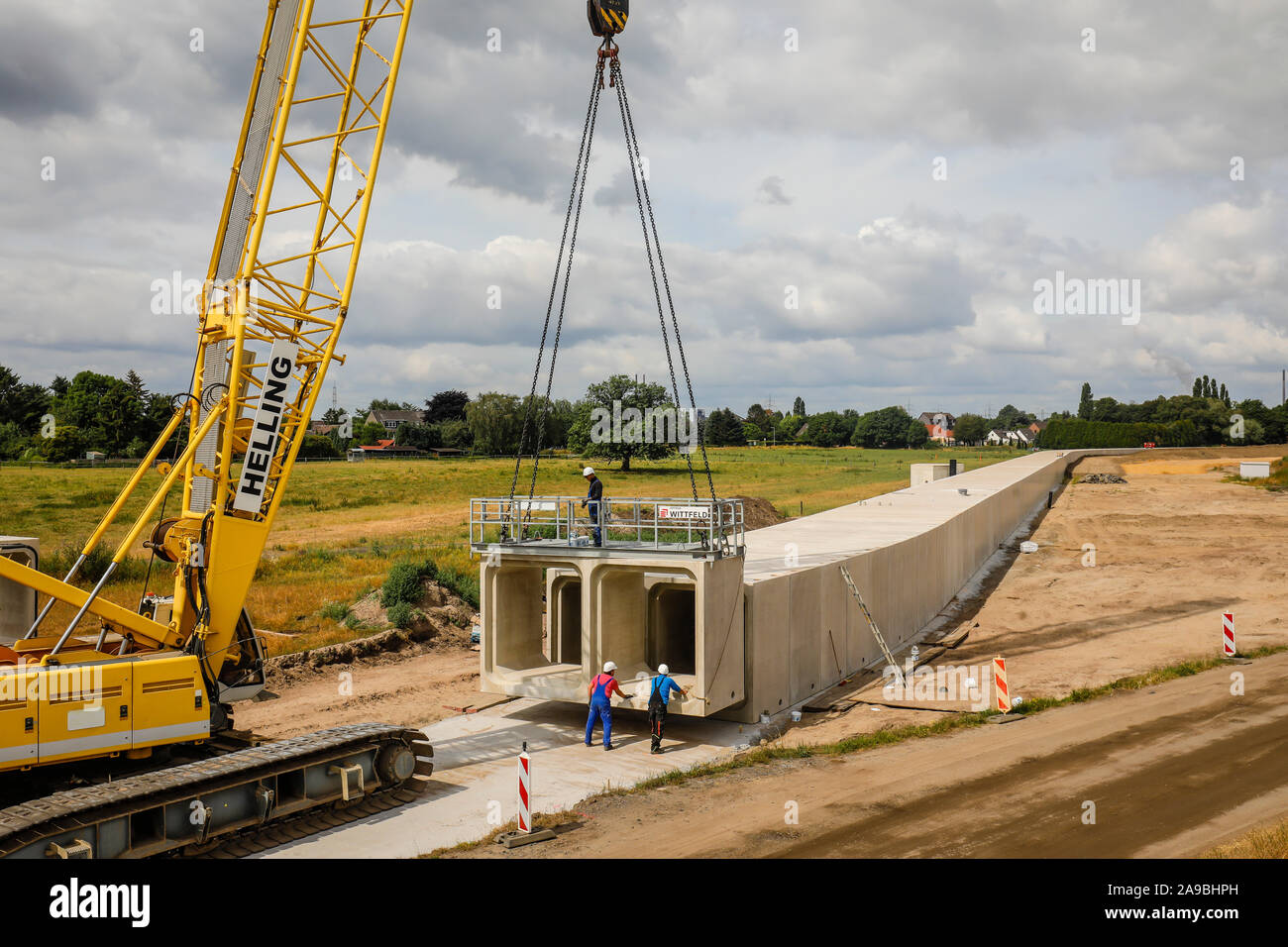 09.07.2019, Oberhausen, Rhénanie du Nord-Westphalie, Allemagne - conversion Emscher, nouvelle construction de l'égout Emscher AKE, ici dans l'Holtener Feld fra Banque D'Images