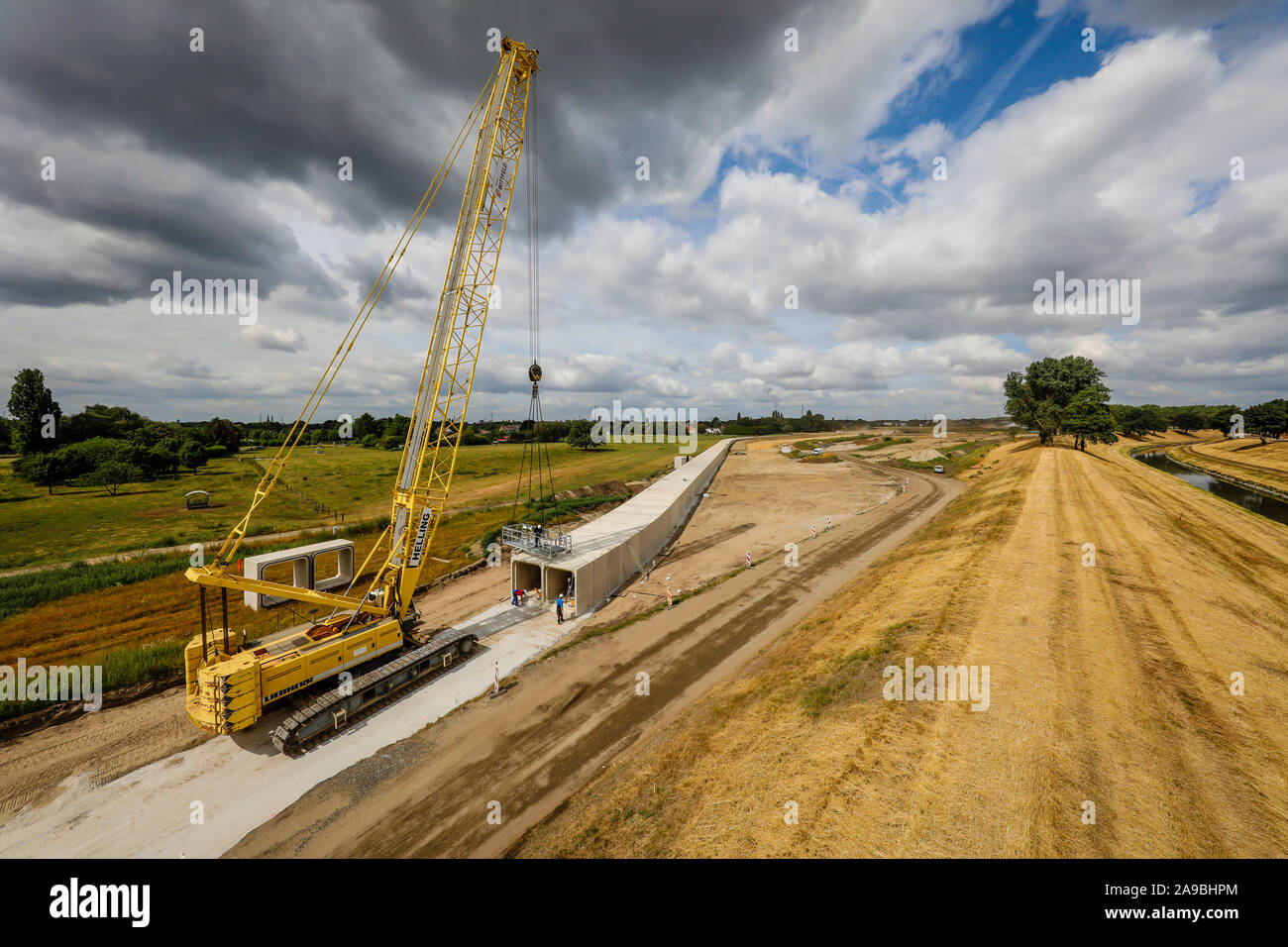 09.07.2019, Oberhausen, Rhénanie du Nord-Westphalie, Allemagne - conversion Emscher, nouvelle construction de l'égout Emscher AKE, ici dans l'Holtener Feld fra Banque D'Images