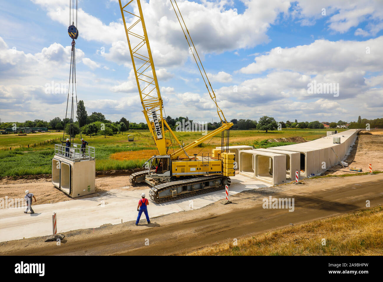 09.07.2019, Oberhausen, Rhénanie du Nord-Westphalie, Allemagne - conversion Emscher, nouveaux égouts Emscher AKE, ici dans le cadre d'égout Holtener Feld double pref Banque D'Images