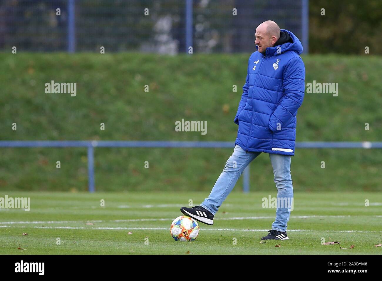 Duisburg, Allemagne. 14Th Nov, 2019. firo : 14.11.2019 Football, 3e ligue, la saison 2019/2020 MSV Duisburg - De Graafschap Doetinchem, entraîneur gardien Lieberknecht TEST (# TL, MSV Duisburg) figure d'ensemble, le geste, l'utilisation du crédit dans le monde entier | : dpa/Alamy Live News Banque D'Images