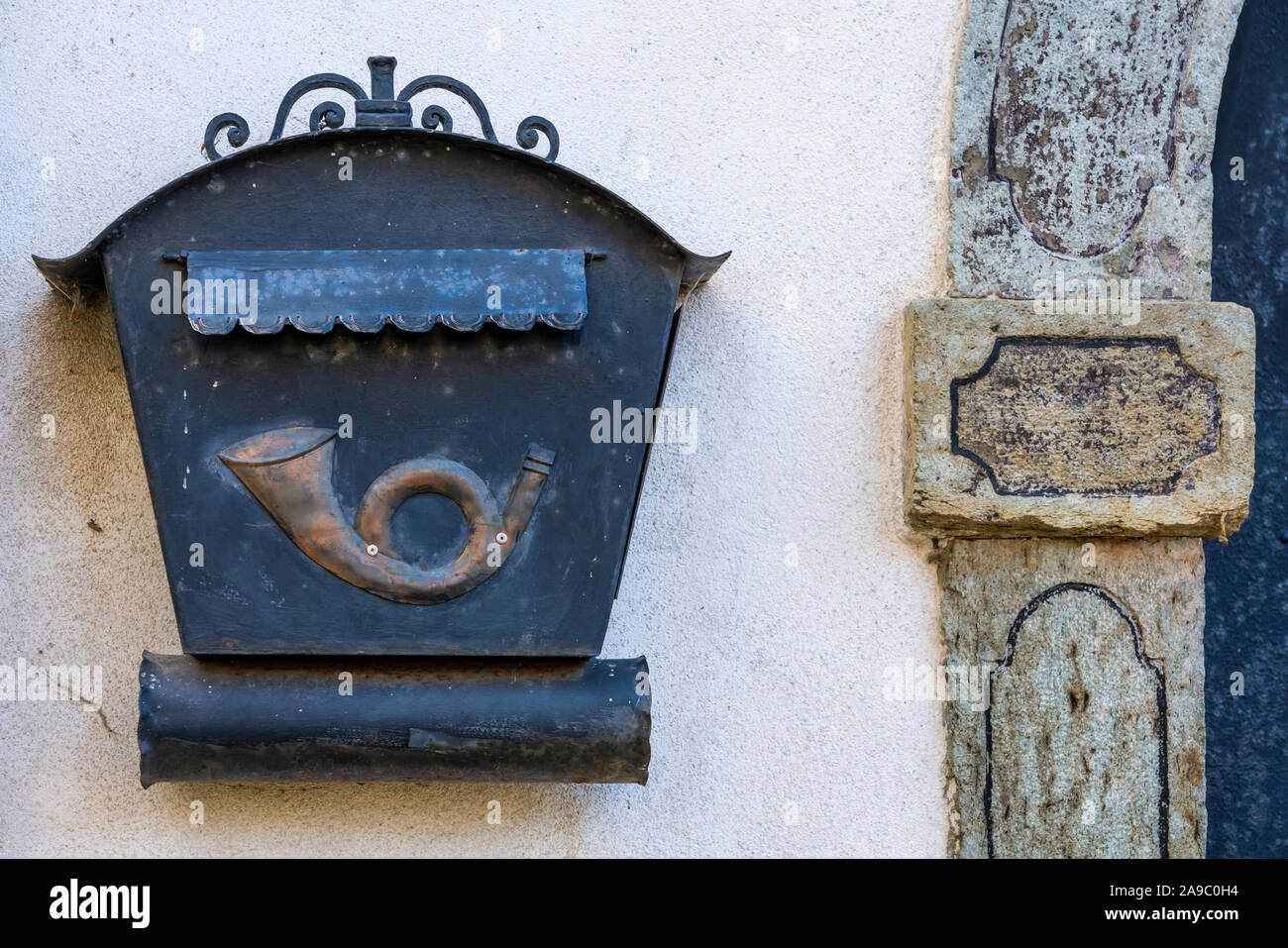 Boîte aux lettres d'un forgeron dans le village de Kropa, la Slovénie, l'Europe. Banque D'Images
