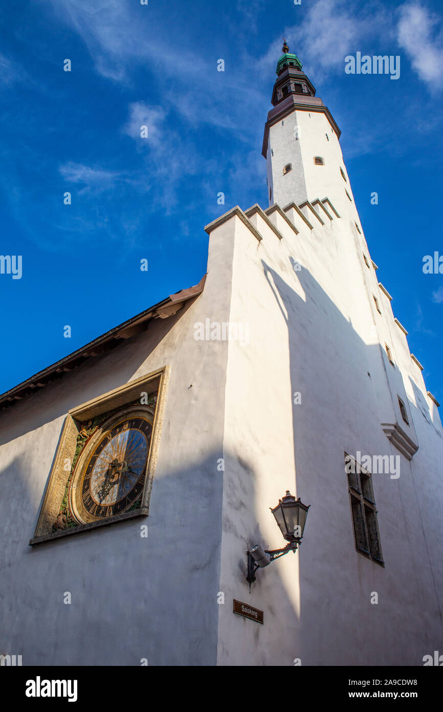 Une vue de l'église du Saint-Esprit dans la vieille ville de Tallinn en  Estonie Photo Stock - Alamy