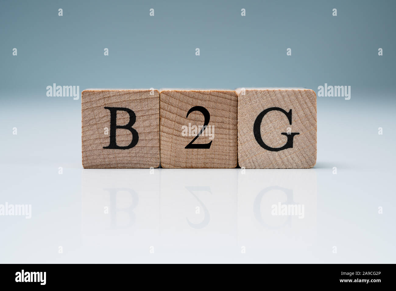B2G des blocs en bois représentant les entreprises 2 Modèle d'affaires du gouvernement Banque D'Images