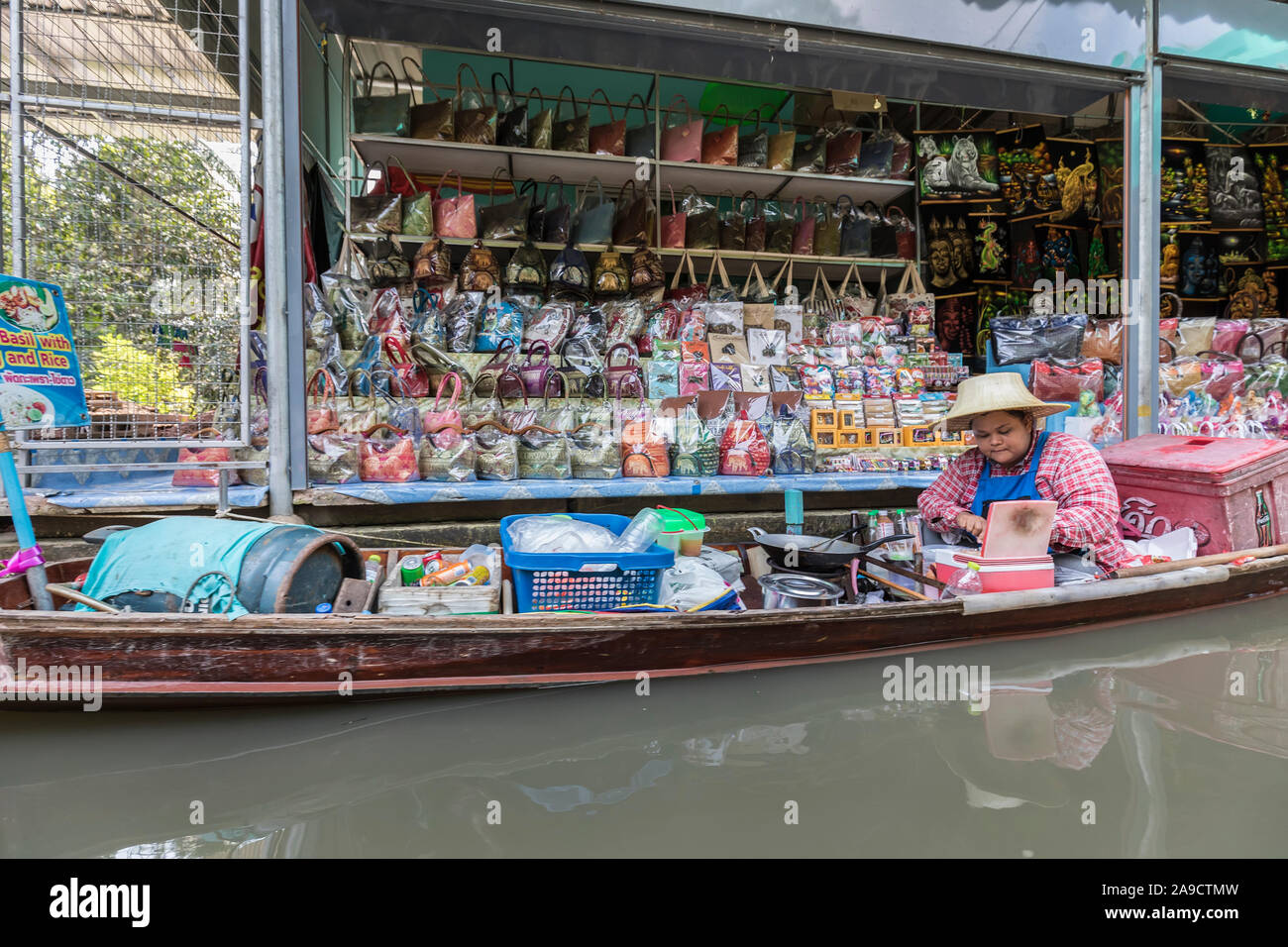 Tha Kha Marché Flottant, Bangkok, Thaïlande Banque D'Images