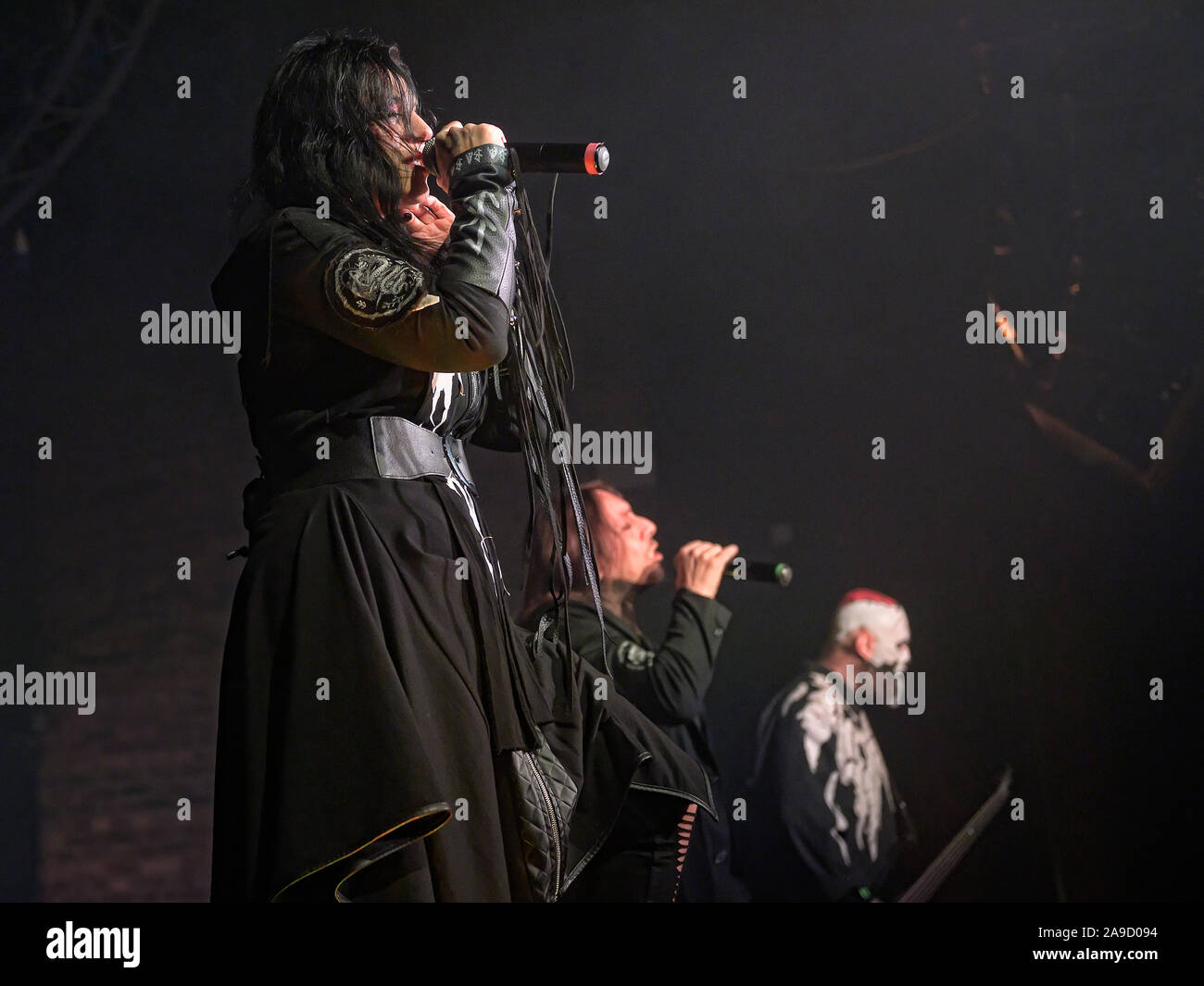 Glasgow, Ecosse, Royaume-Uni 13 novembre 2019 - Italien EMO rockers Lacuna Coil de divertir une foule à l'intérieur du garage. Copyright Stuart Westwood Banque D'Images
