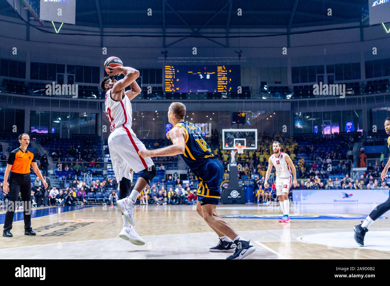 # 32 Jeff Brooks d'AX Armani Exchange Milan vu en action contre Khimki Moscow pendant le cycle 8 correspond à la Turkish Airlines Euroleague.(score final ; Khimki Moscow a gagné 87:79 AX Armani Exchange Milan) Banque D'Images