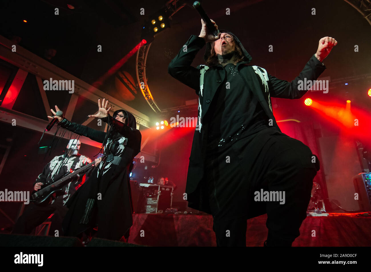 Glasgow, Ecosse, Royaume-Uni 13 novembre 2019 - Italien EMO rockers Lacuna Coil de divertir une foule à l'intérieur du garage. Copyright Stuart Westwood Banque D'Images