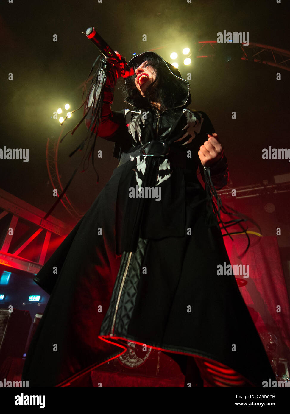 Glasgow, Ecosse, Royaume-Uni 13 novembre 2019 - Italien EMO rockers Lacuna Coil de divertir une foule à l'intérieur du garage. Copyright Stuart Westwood Banque D'Images