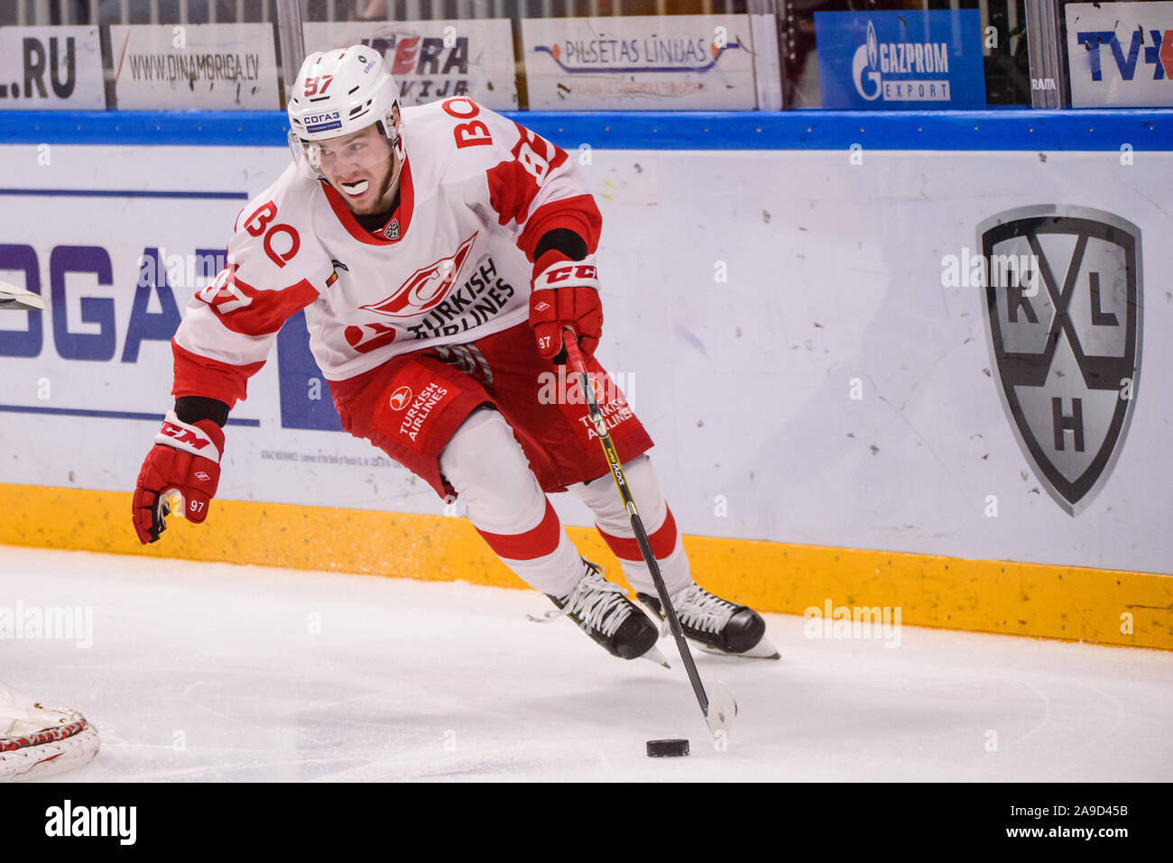 RIGA, Lettonie. 14Th Nov, 2019. Artyom Fyodorov, au cours de la Ligue de hockey évoluant (KHL) saison 2019/2020 match Dinamo Moscou, Riga vs Spartak Crédit : Gints Ivuskans/Alamy Live News Banque D'Images