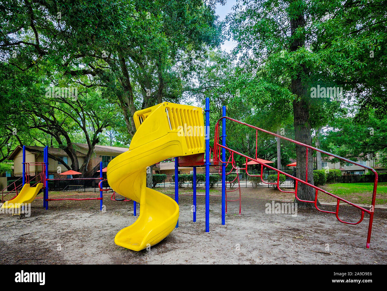 Une aire de jeux est l'un des équipements disponibles pour les résidents de maisons de vacances Bois d'automne dans la région de Mobile, Alabama. Banque D'Images