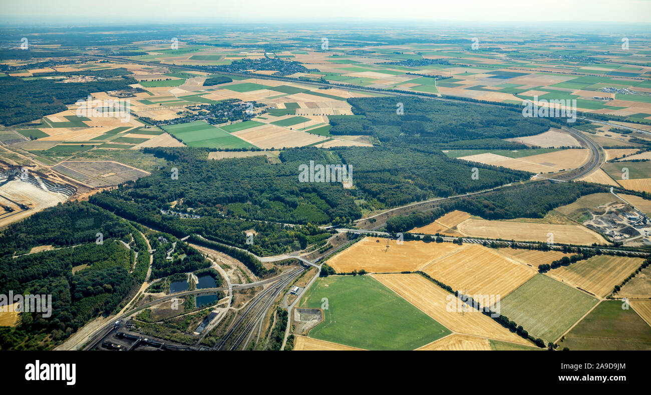 Mine de charbon brun avec Hambach Niederzier et Hambacher Forst, Rhénanie du Nord-Westphalie, Allemagne, Banque D'Images