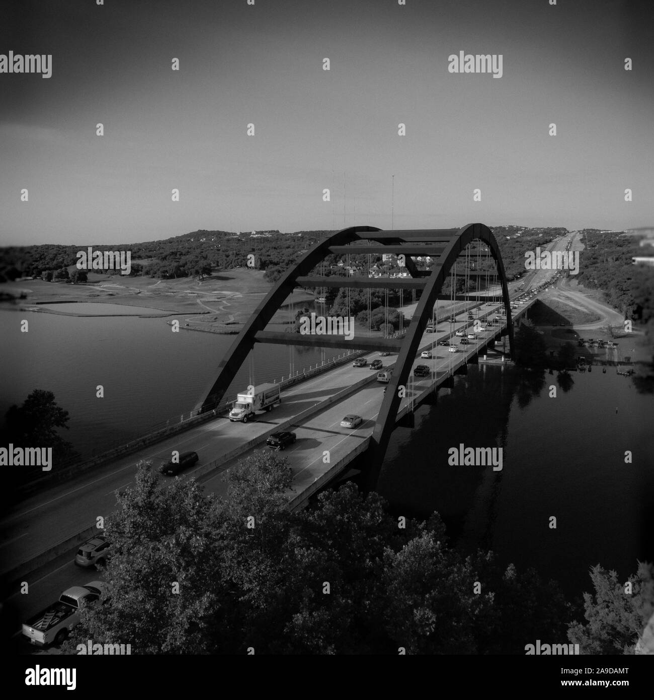 Pennybacker Bridge Capitol du Texas à Austin Texas Highway noir et blanc Banque D'Images