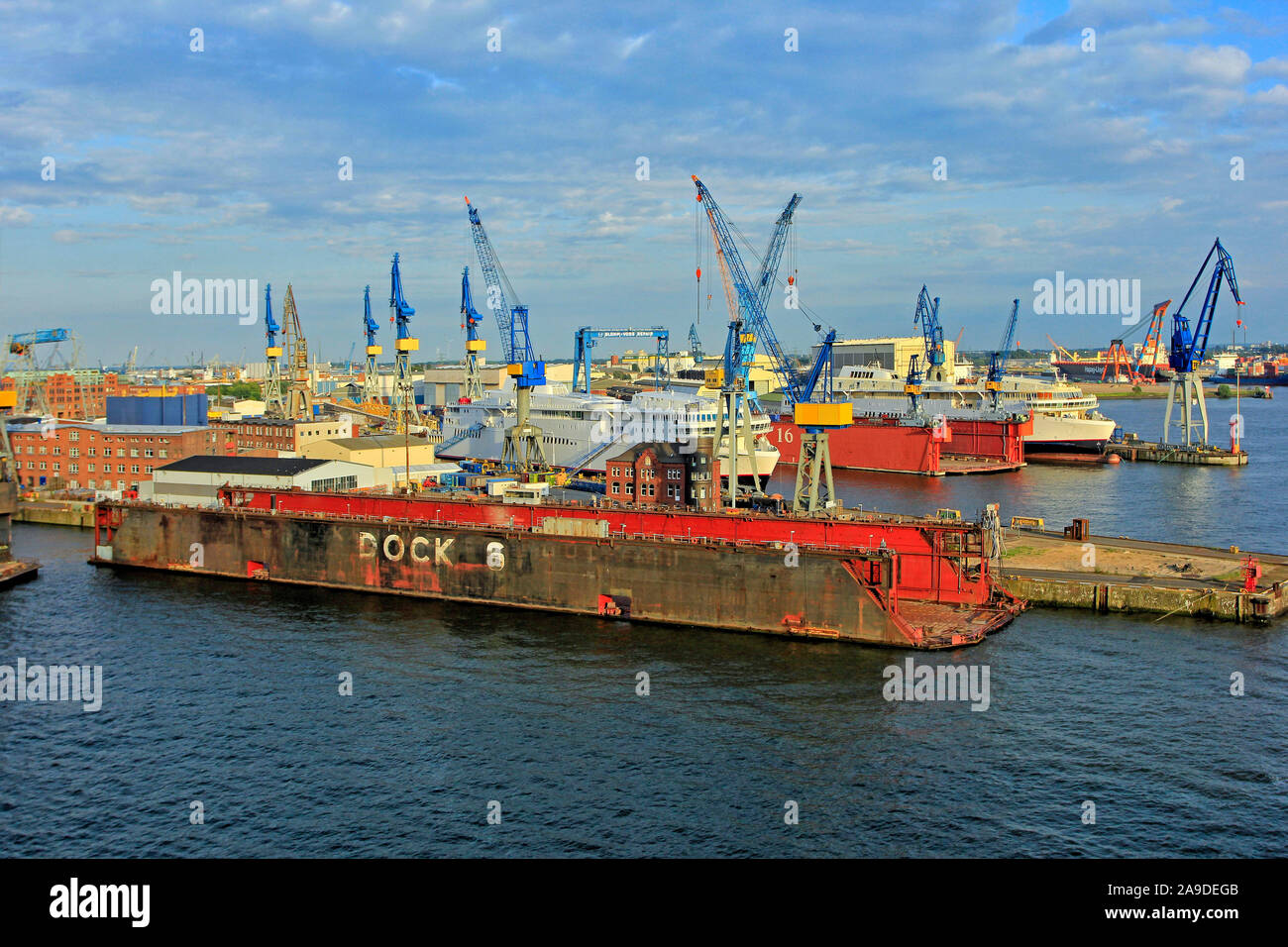 6 Quai du chantier naval Blohm & Voss, port de Hambourg, Hambourg, Allemagne Banque D'Images