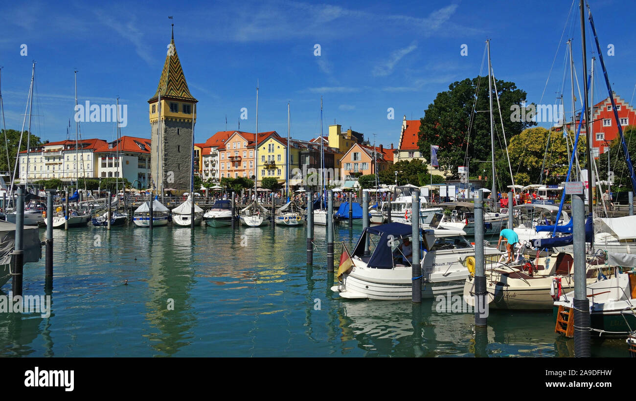 Port avec Mangturm au lac de Constance, Lindau, souabe, Bavière, Allemagne Banque D'Images