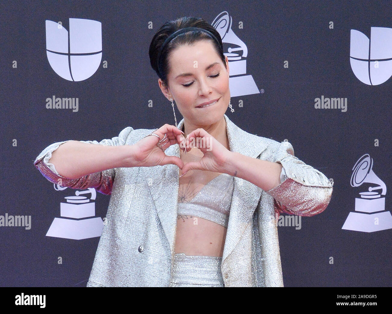 Las Vegas, États-Unis. 14Th Nov, 2019. Musicien Soraya arrive sur le tapis rouge pour la 20e édition du Latin Grammy Awards honorant le chanteur colombien Juanes au MGM Grand Convention Center à Las Vegas, Nevada le Jeudi, Novembre 14, 2019. Photo par Jim Ruymen/UPI UPI : Crédit/Alamy Live News Banque D'Images