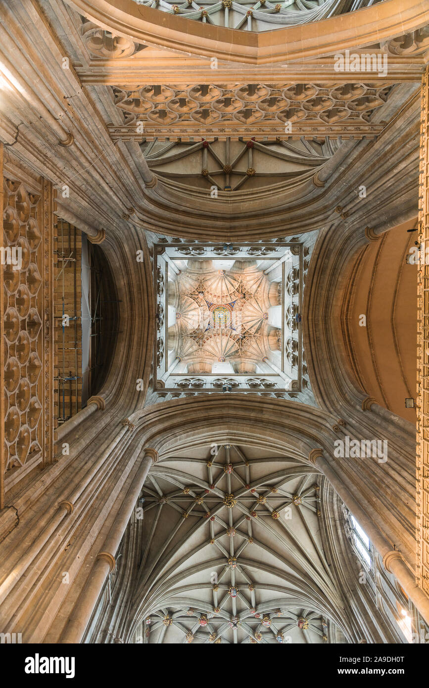 La Cathédrale de Canterbury Tower vue de l'intérieur - b Banque D'Images