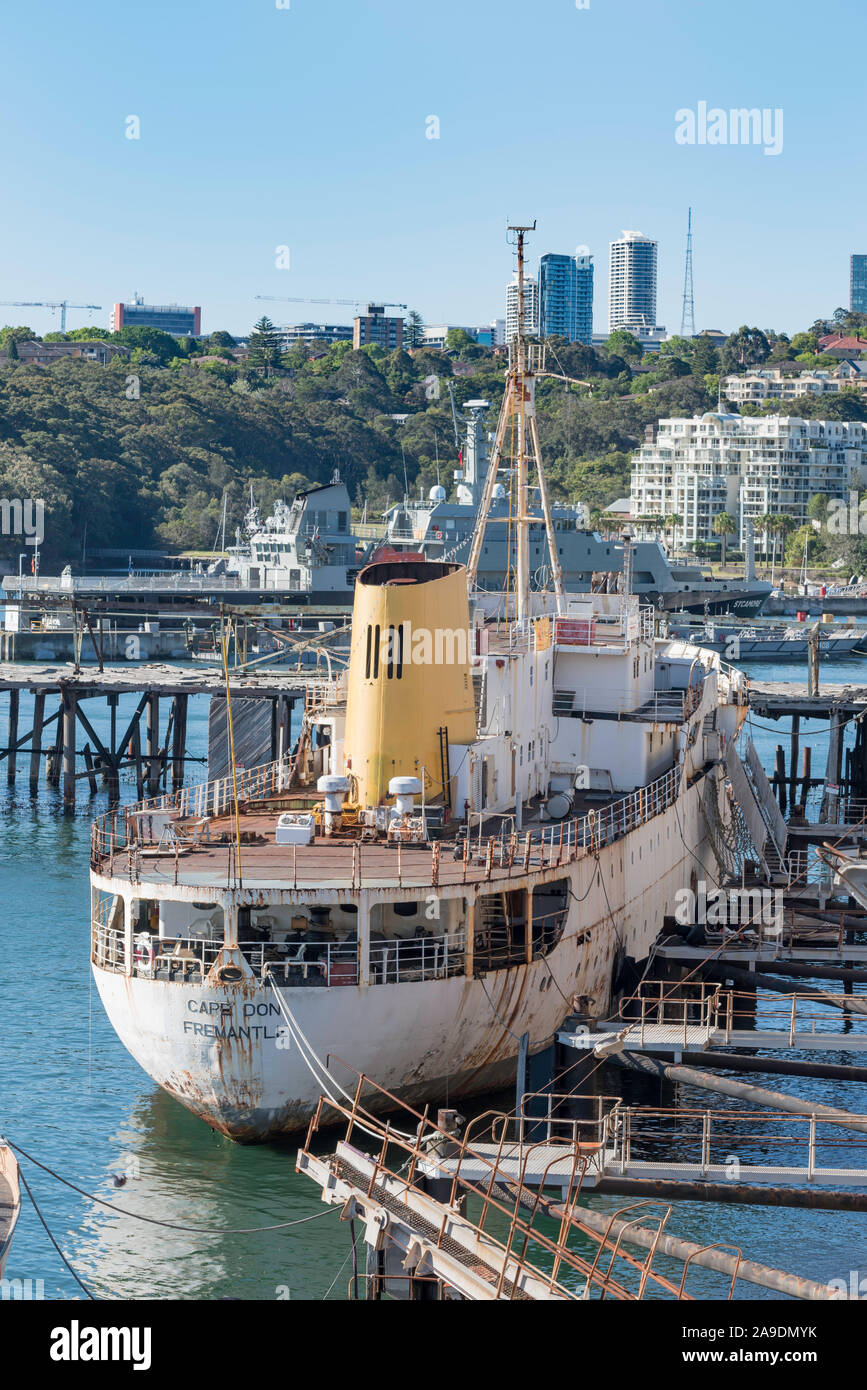 Historique Le navire cargo côtière australienne MV Cape Don amarré à la tête des boules dans le port de Sydney alors qu'elle est restaurée par des bénévoles locaux. Banque D'Images