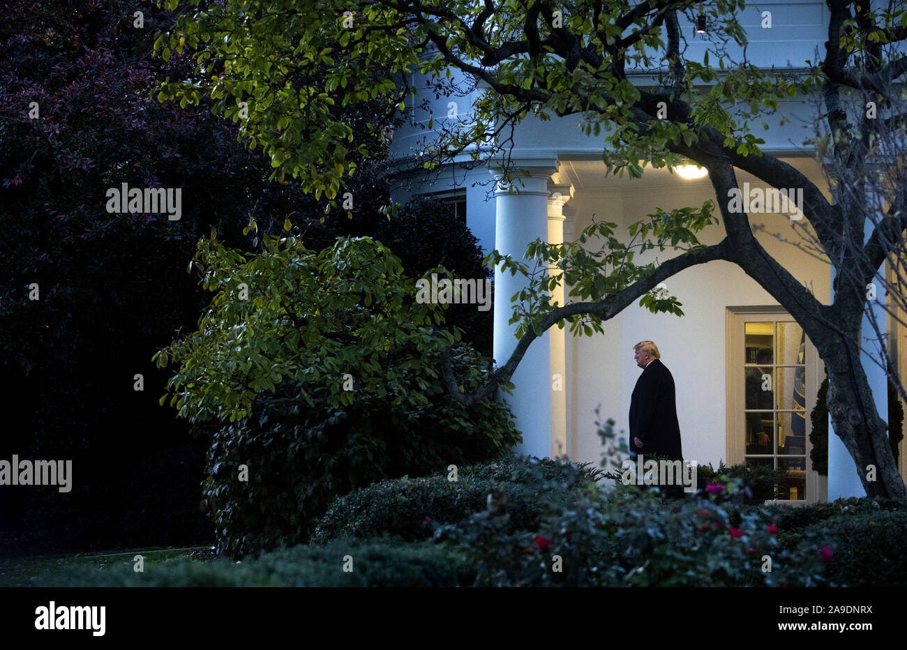 Washington, United States. 14Th Nov, 2019. Le président Donald Trump quitte la Maison Blanche pour un voyage à la Louisiane, à Washington, DC le Jeudi, Novembre 14, 2019. Photo par Kevin Dietsch/UPI UPI : Crédit/Alamy Live News Banque D'Images